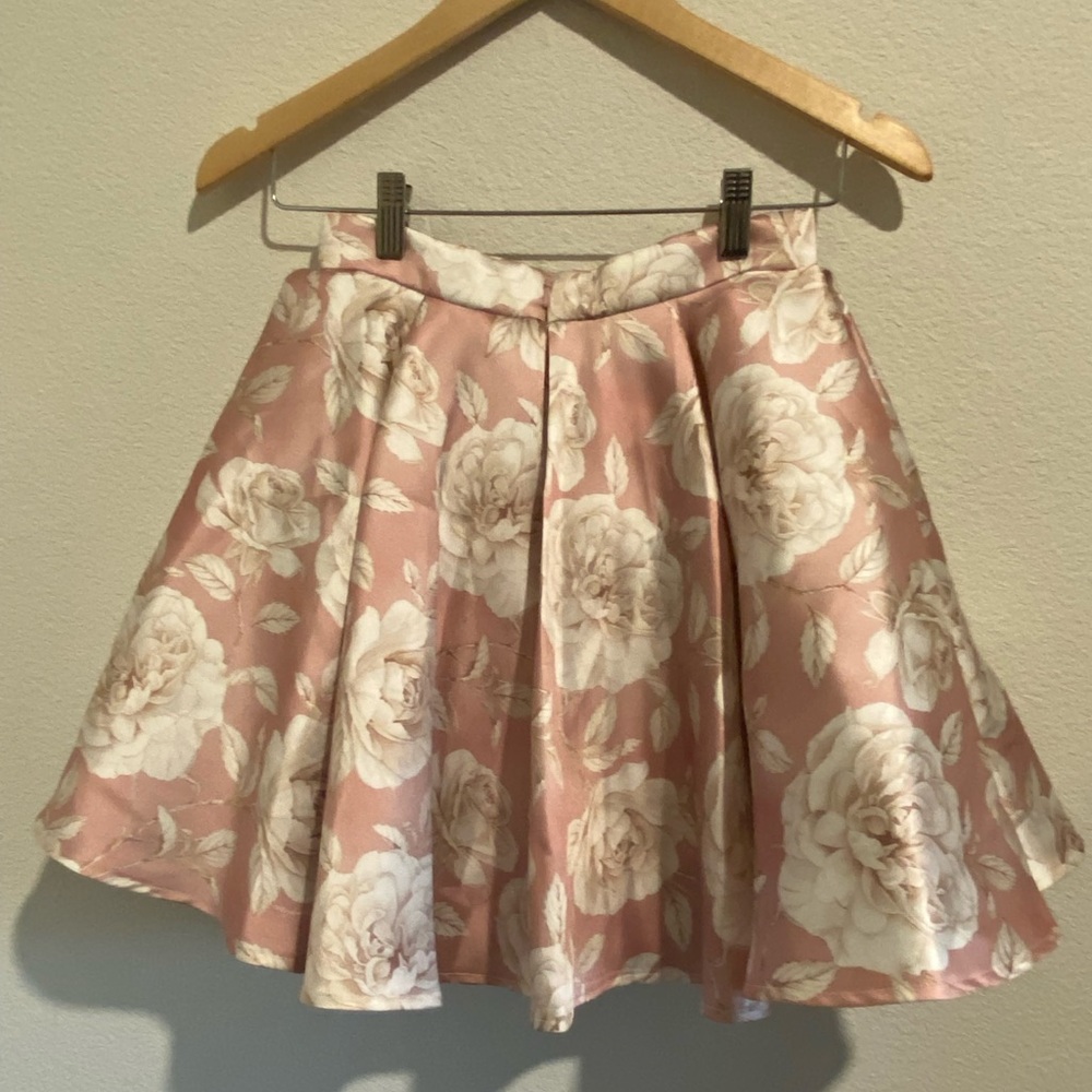 Mona Lisa lil girls skirt/ brand new with tags/ beautiful condition